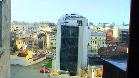 Vue depuis le salon de l'appartement 2 pices Ambassade de France Bucarest centre historique Amzei
